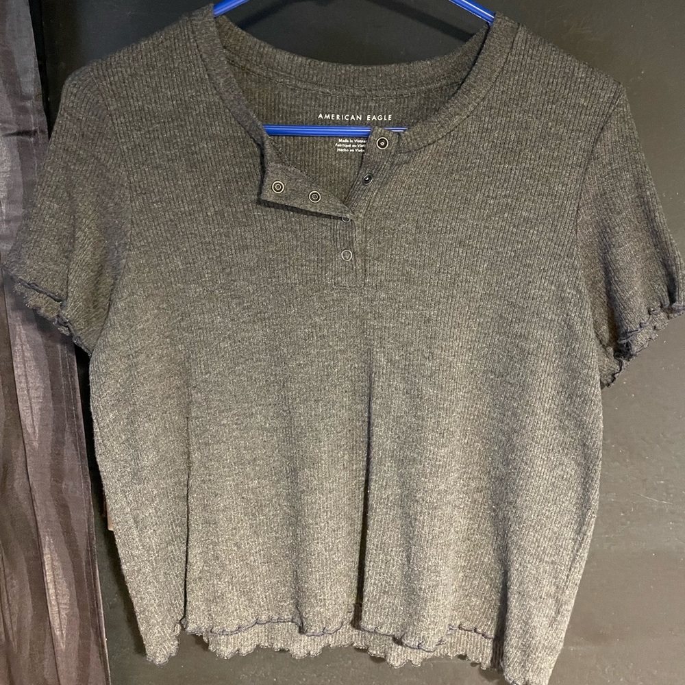 American Eagle women’s t-shirt